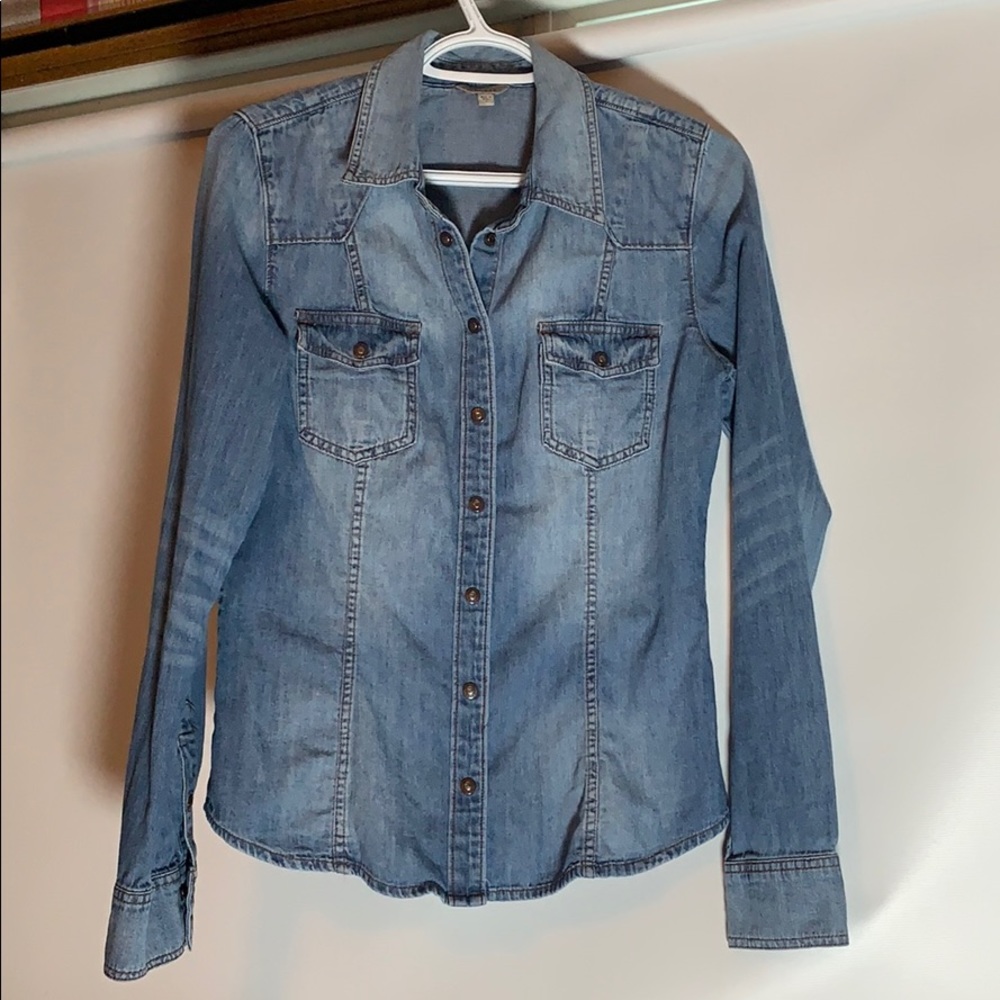 Guess jean button up top